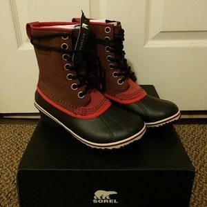 Sorel Redwood Candy Apple Boots